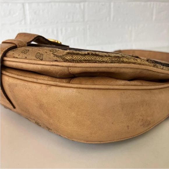 Gucci Tan Monogram Shoulder Bag - Picture 5 of 14